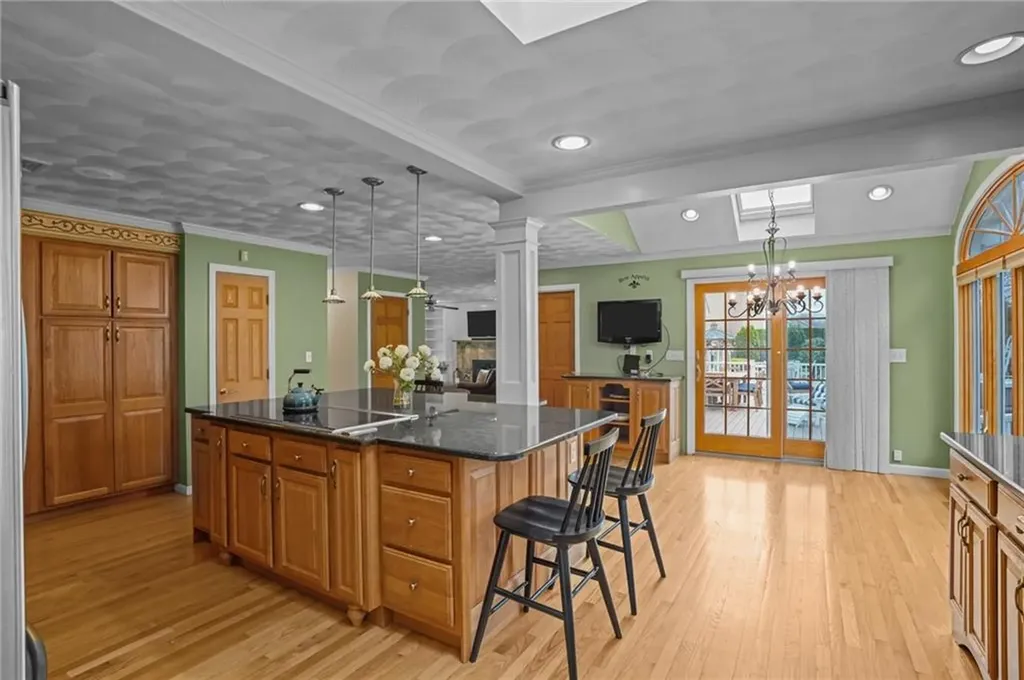 22 Split Creek Court Cranston RI 02921