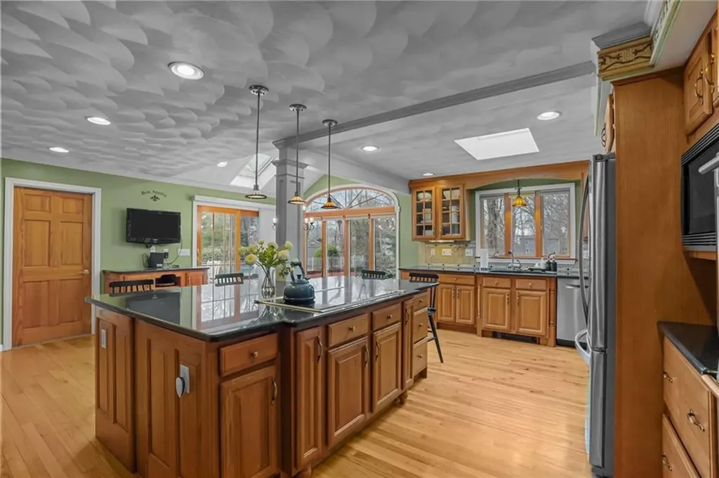 22 Split Creek Court Cranston RI 02921