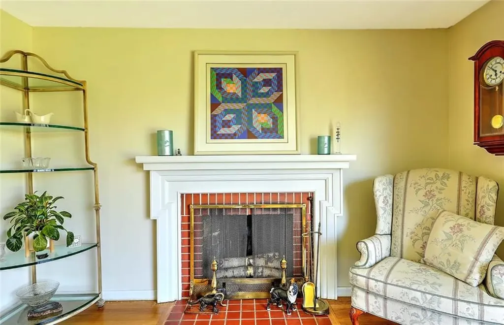 40 Covington Drive Warwick RI 02886