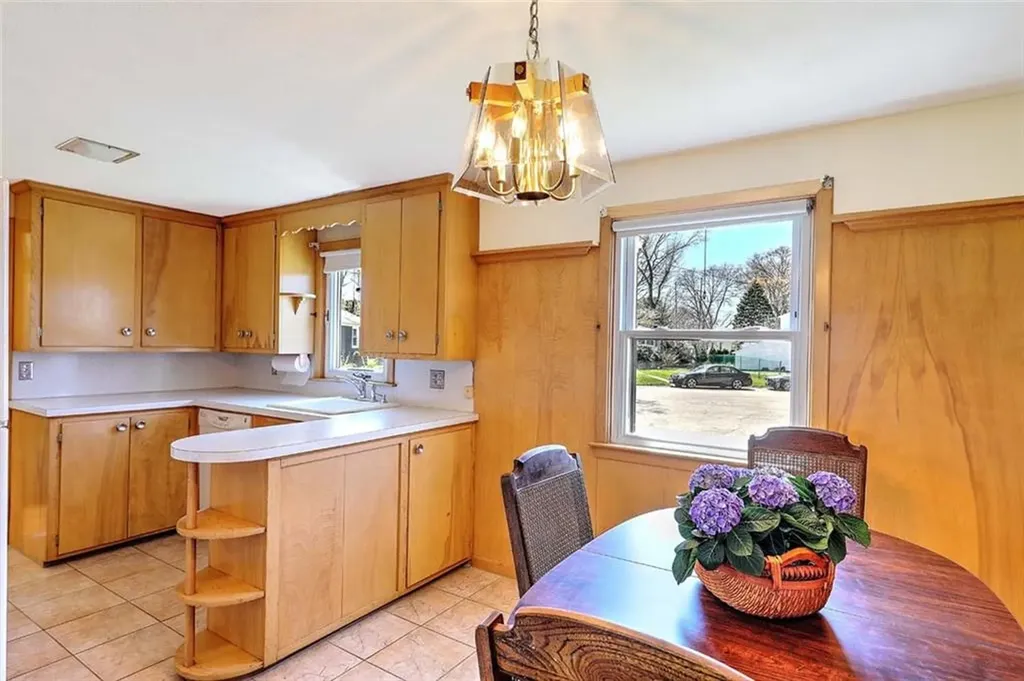 40 Covington Drive Warwick RI 02886