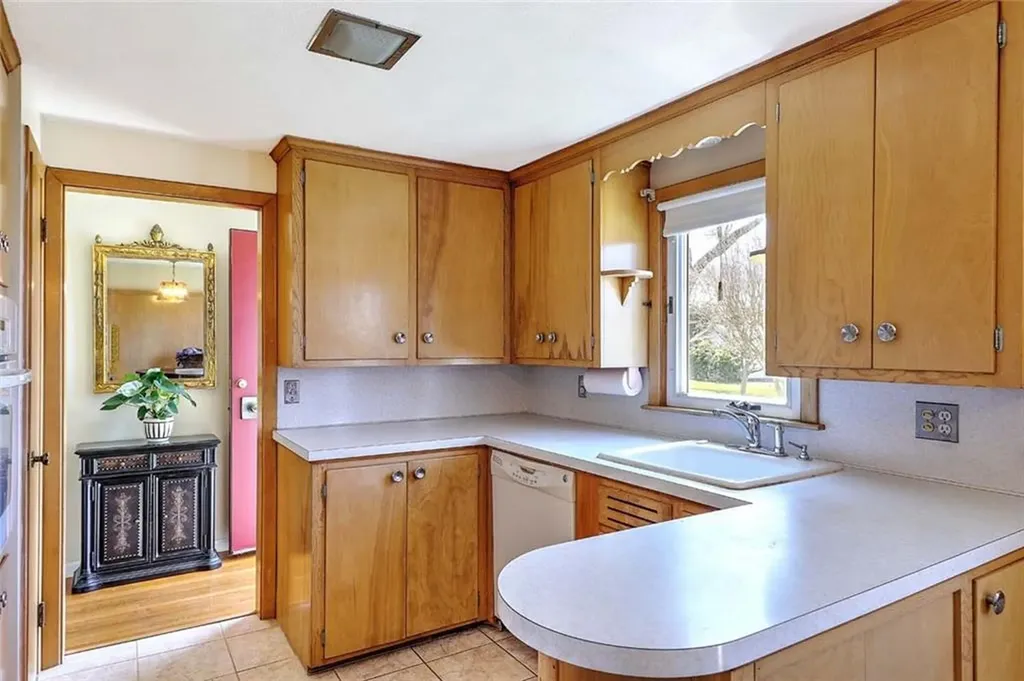 40 Covington Drive Warwick RI 02886