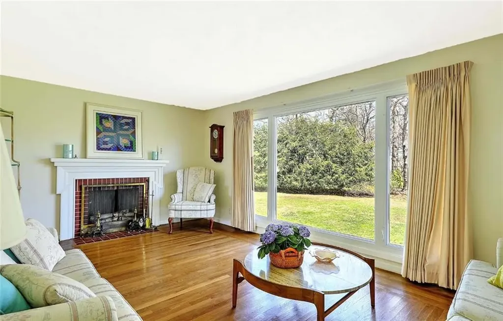 40 Covington Drive Warwick RI 02886