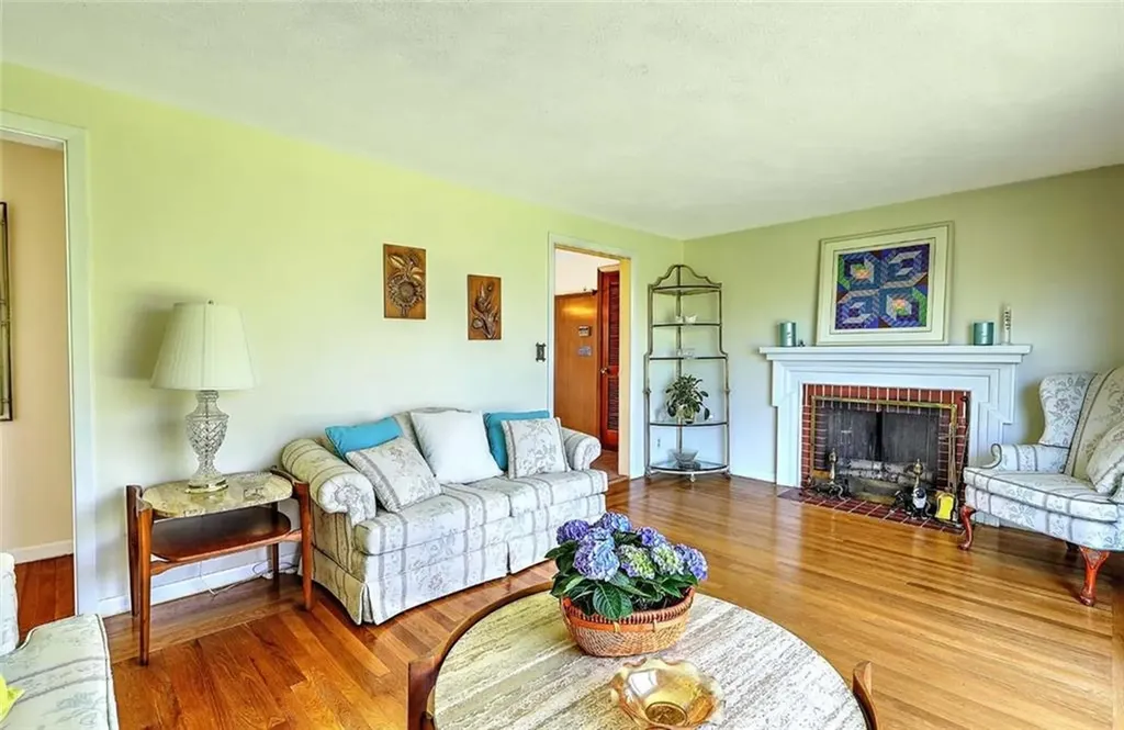 40 Covington Drive Warwick RI 02886