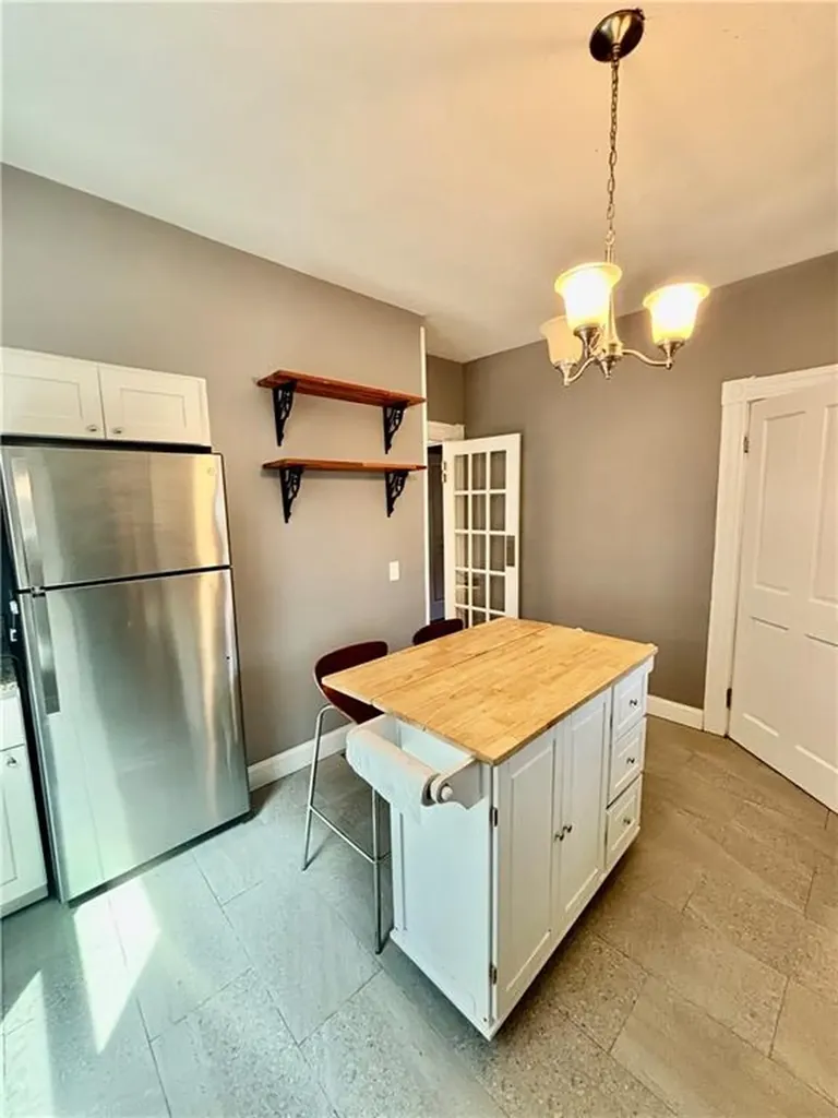 193 Howell Street Providence RI 02906