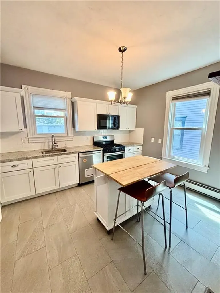 193 Howell Street Providence RI 02906