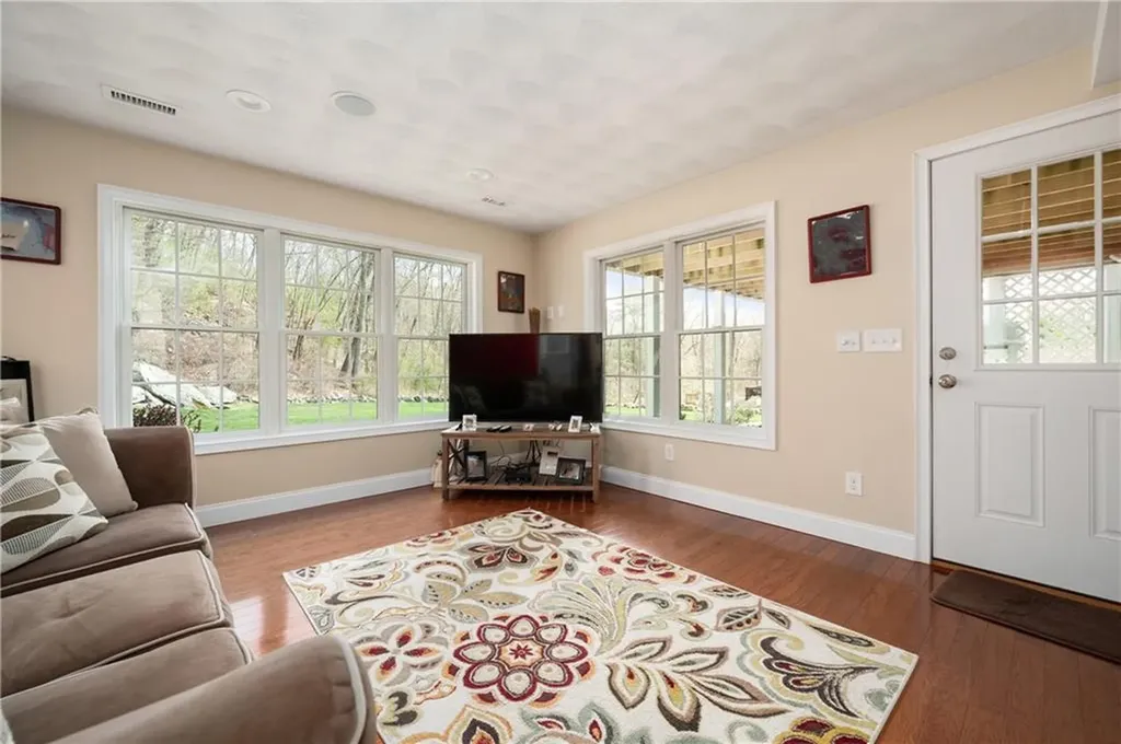 31 Mathew Drive Johnston RI 02919