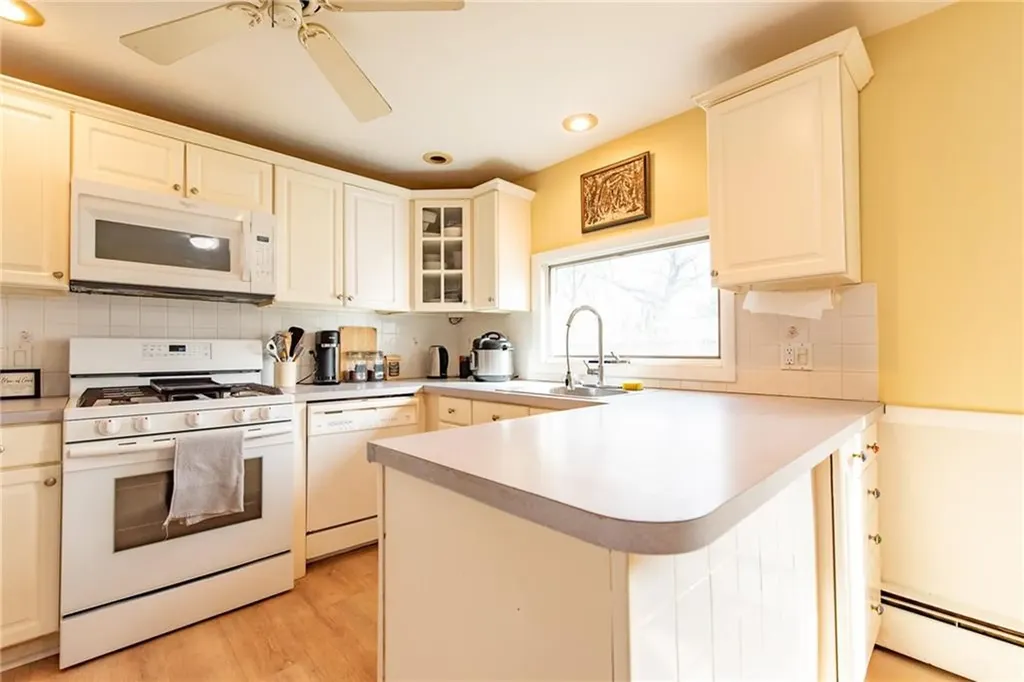 72 Flagg Avenue Warwick RI 02886