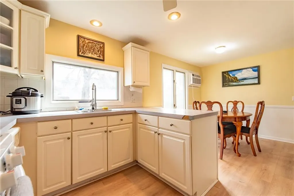 72 Flagg Avenue Warwick RI 02886