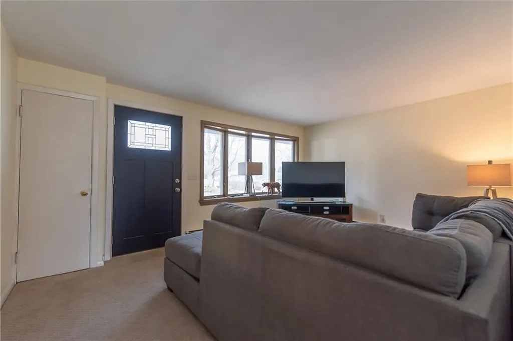 72 Flagg Avenue Warwick RI 02886