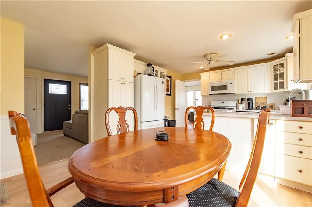 72 Flagg Avenue Warwick RI 02886
