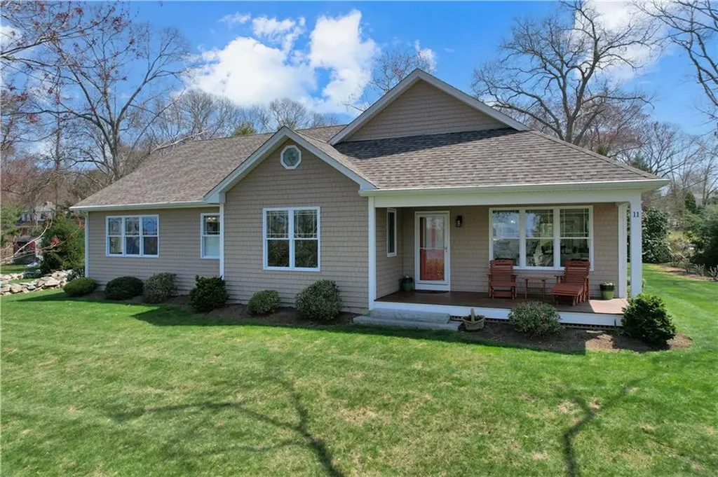11 Tomahawk Trail N South Kingstown RI 02879