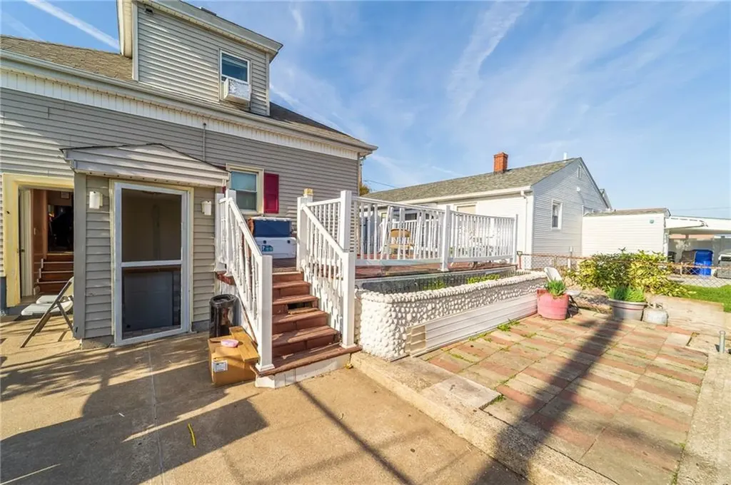 321 Columbus Avenue Pawtucket RI 02861