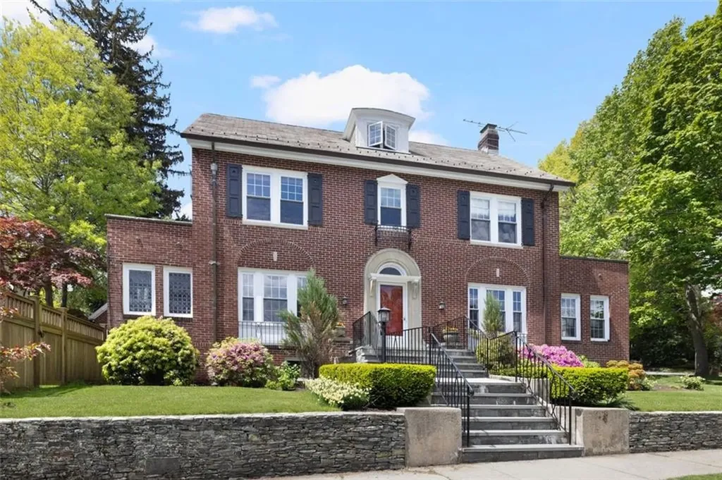 296 Taber Avenue Providence RI 02906