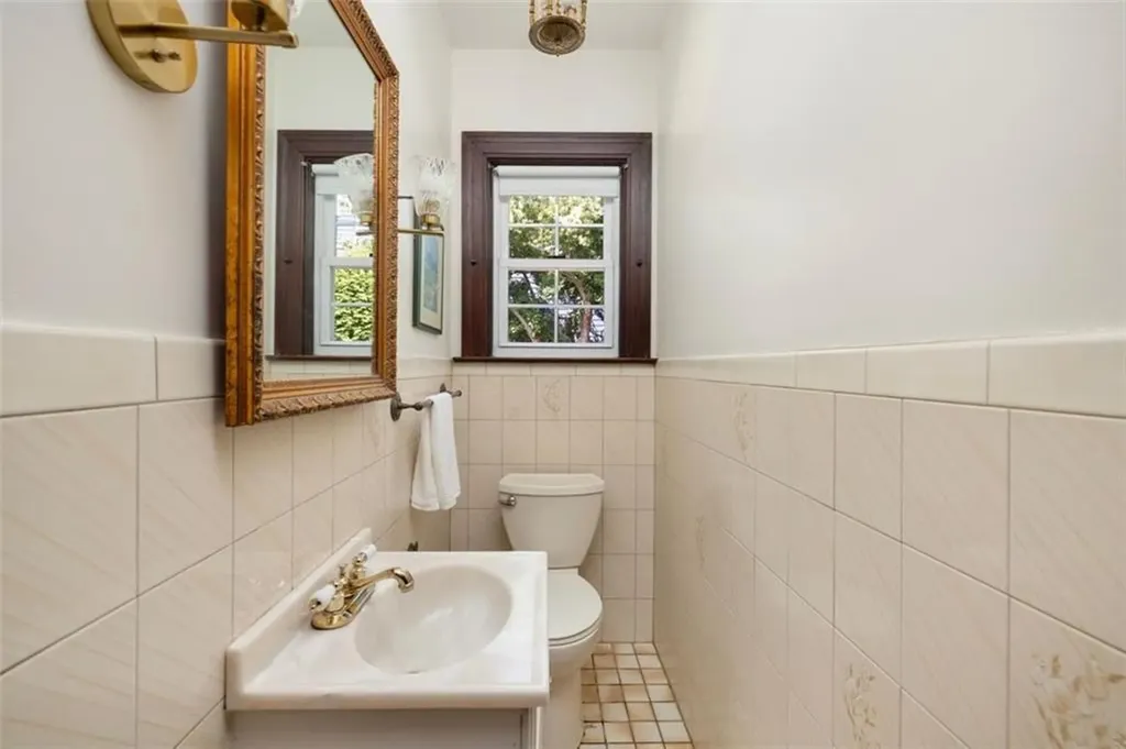 296 Taber Avenue Providence RI 02906