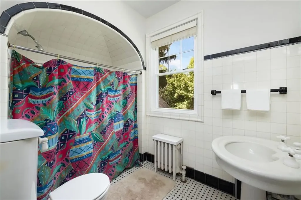 296 Taber Avenue Providence RI 02906