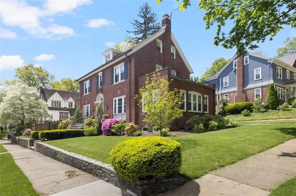 296 Taber Avenue Providence RI 02906