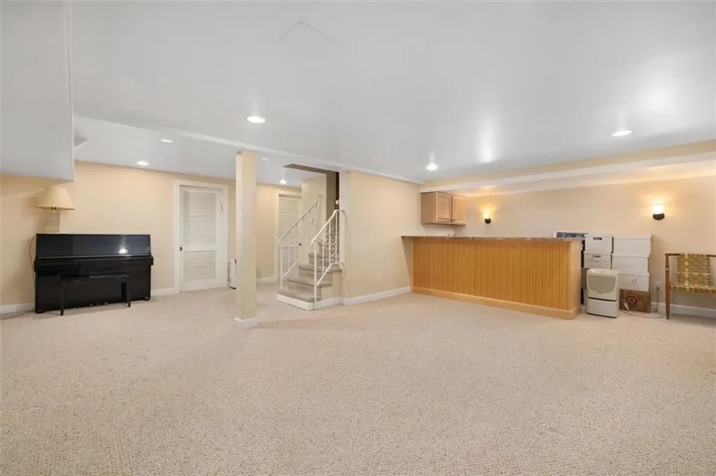 296 Taber Avenue Providence RI 02906