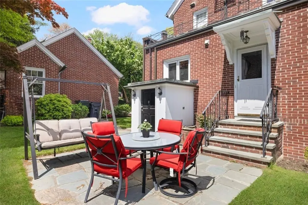 296 Taber Avenue Providence RI 02906