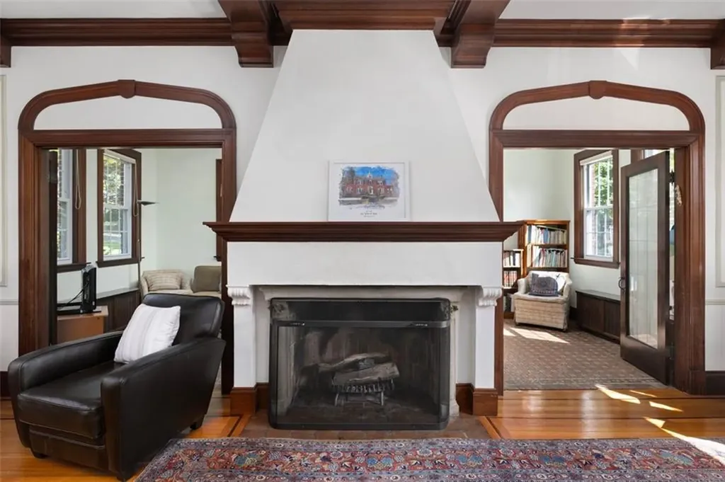 296 Taber Avenue Providence RI 02906