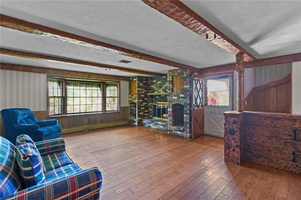21 Foxhill Avenue Bristol RI 02809