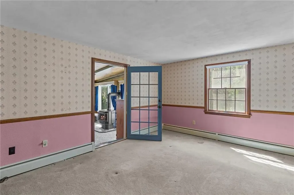 21 Foxhill Avenue Bristol RI 02809