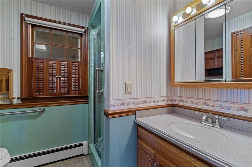 21 Foxhill Avenue Bristol RI 02809