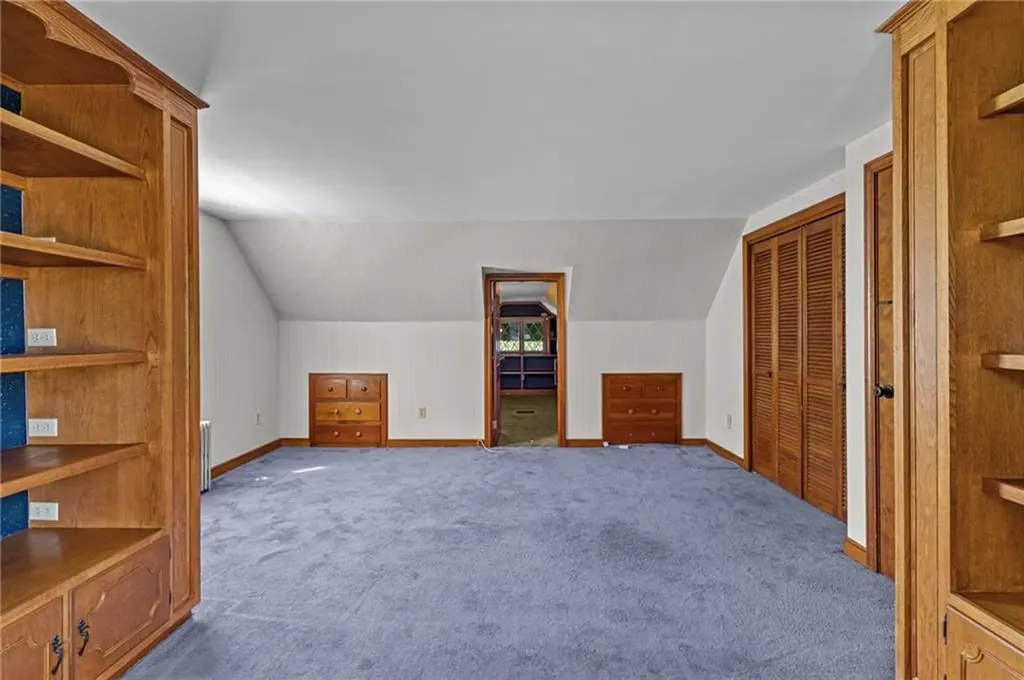 21 Foxhill Avenue Bristol RI 02809