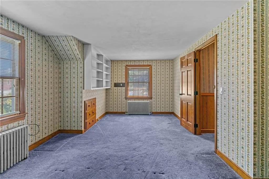 21 Foxhill Avenue Bristol RI 02809