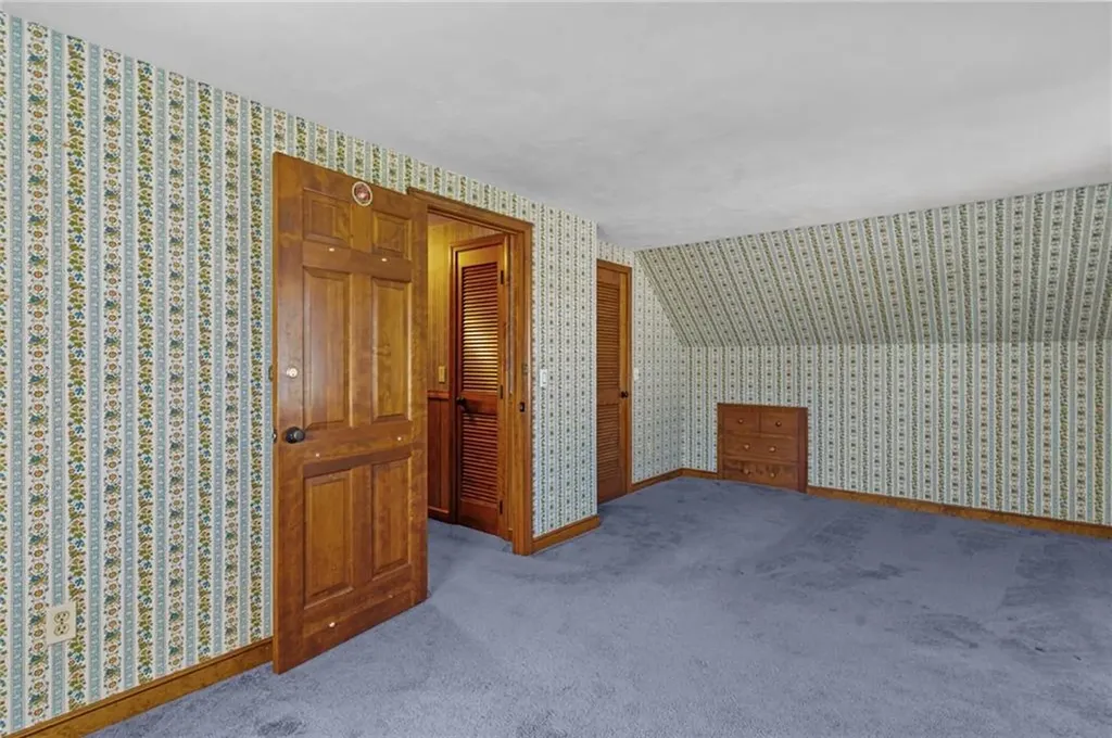 21 Foxhill Avenue Bristol RI 02809
