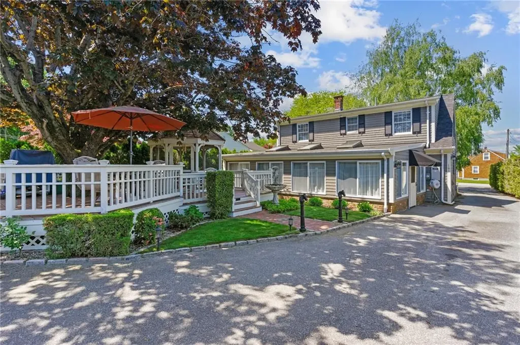 21 Foxhill Avenue Bristol RI 02809