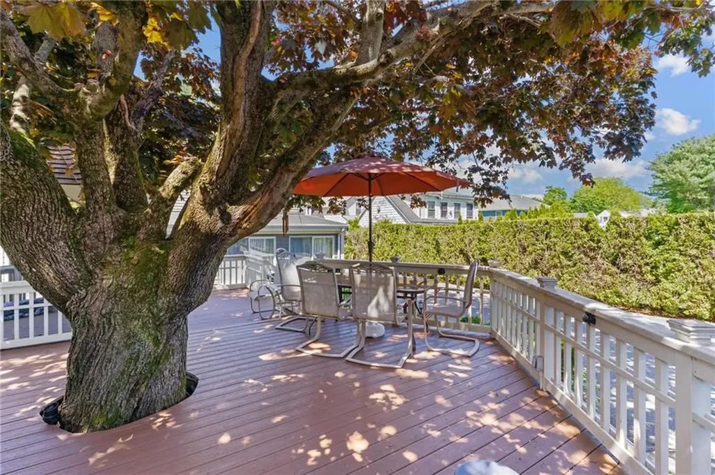 21 Foxhill Avenue Bristol RI 02809