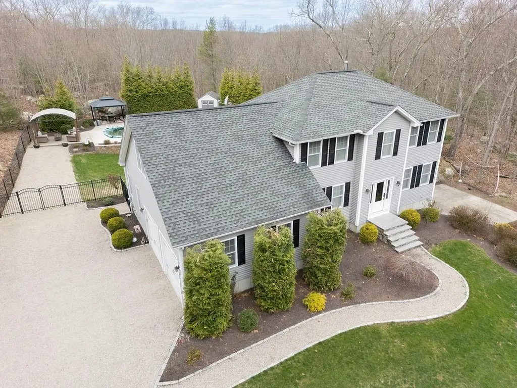 56 Rolling Green Drive Scituate RI 02825