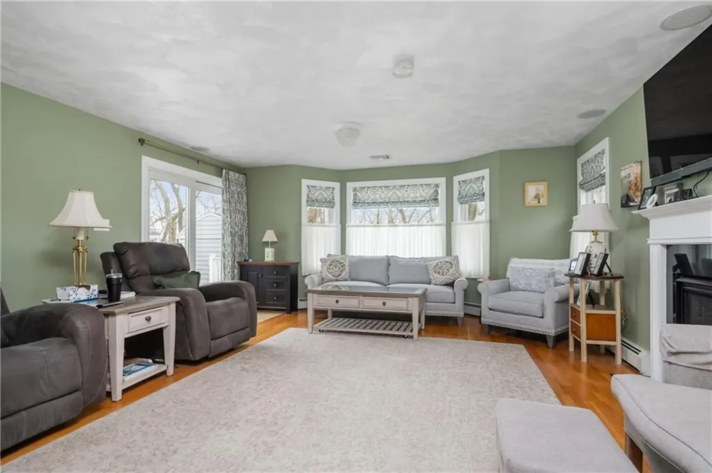 2 Valley View Road Lincoln RI 02865