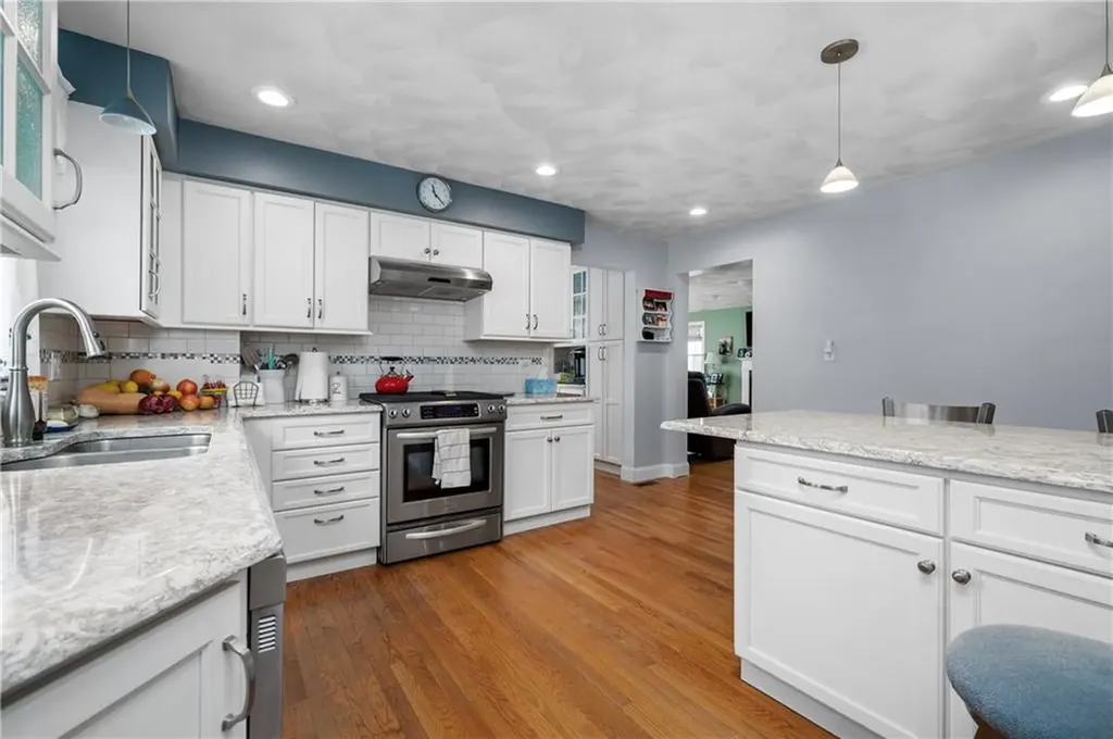 2 Valley View Road Lincoln RI 02865