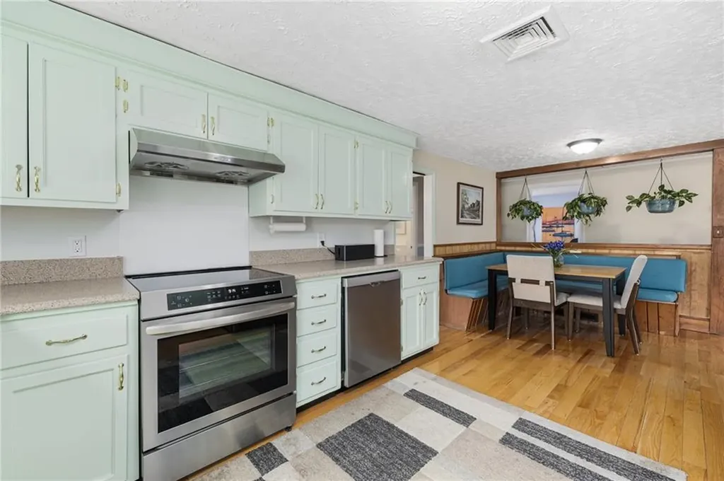 112 Center Avenue Middletown RI 02842