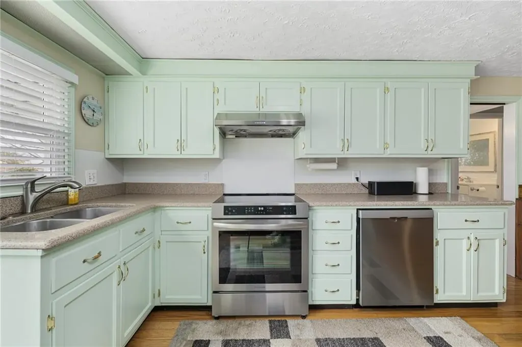 112 Center Avenue Middletown RI 02842
