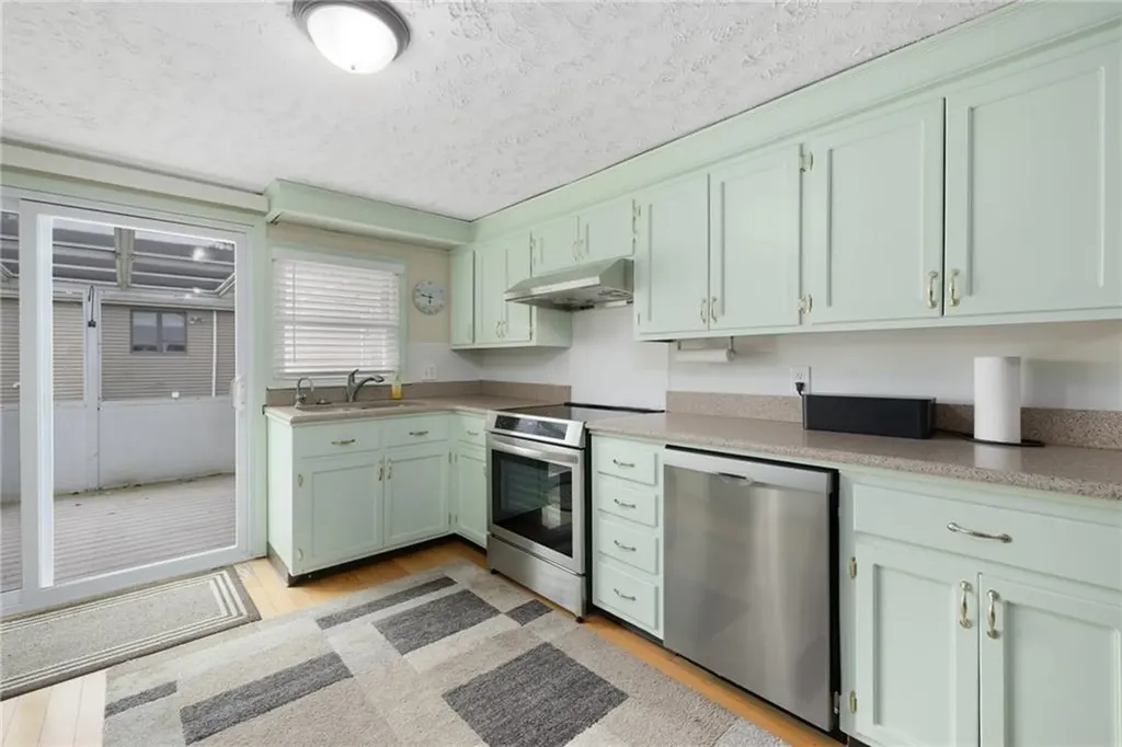 112 Center Avenue Middletown RI 02842