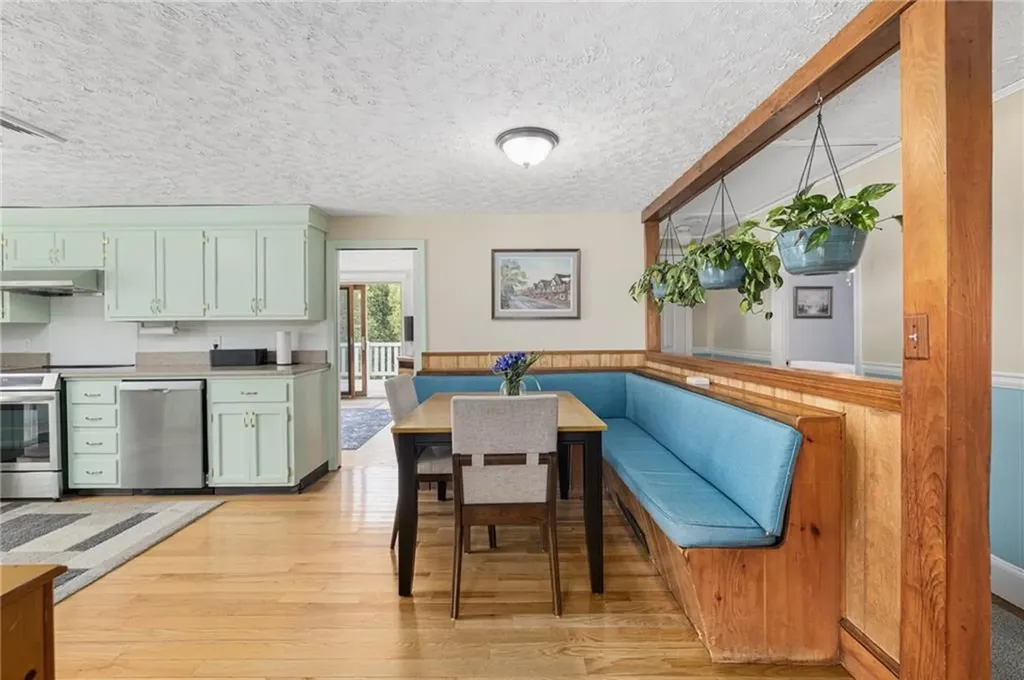 112 Center Avenue Middletown RI 02842