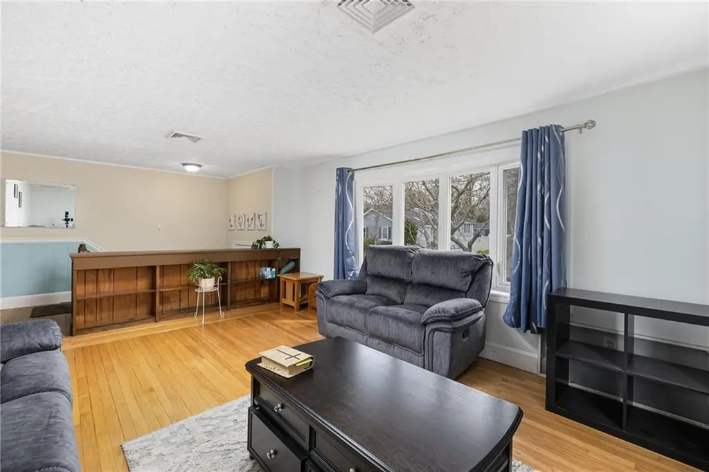 112 Center Avenue Middletown RI 02842