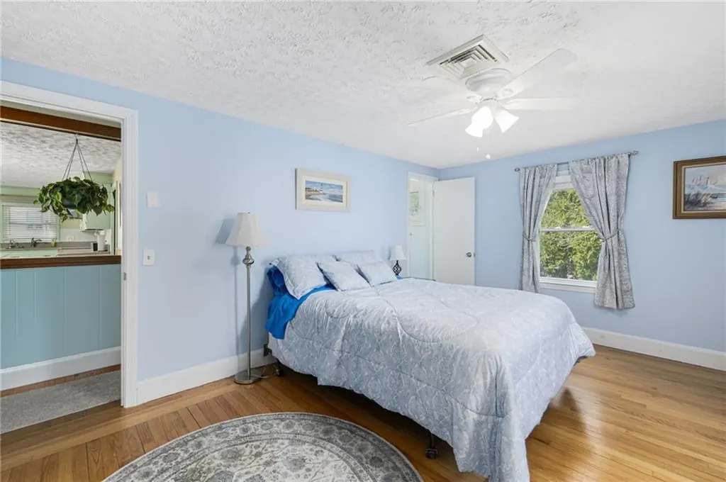 112 Center Avenue Middletown RI 02842