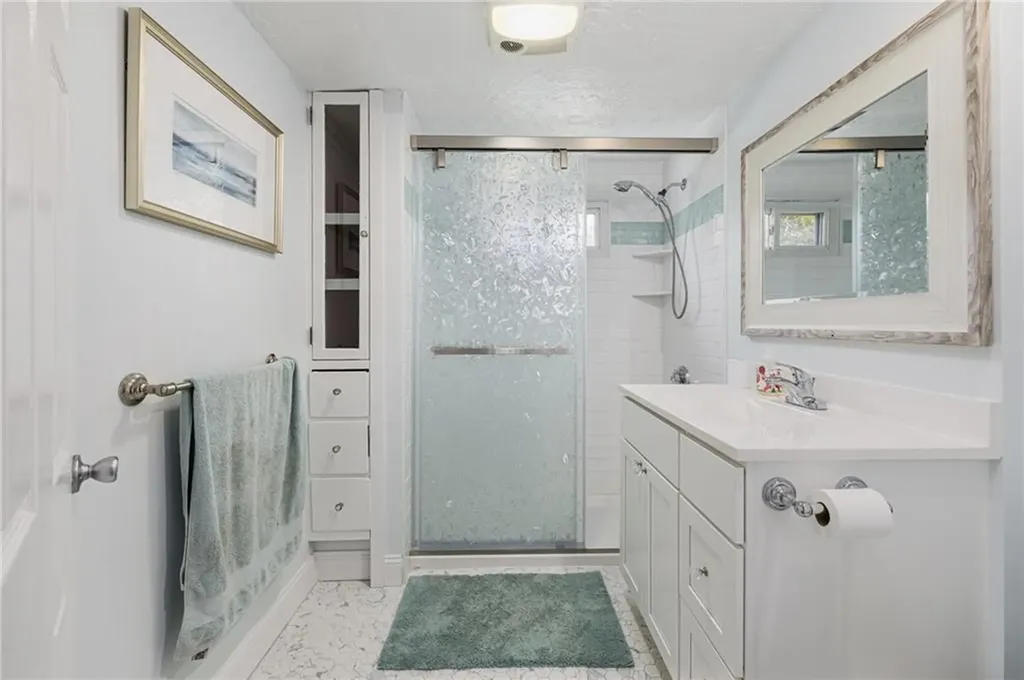 112 Center Avenue Middletown RI 02842