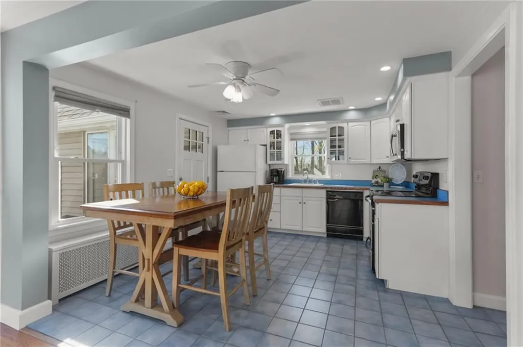 46 Marquette Drive Warwick RI 02888