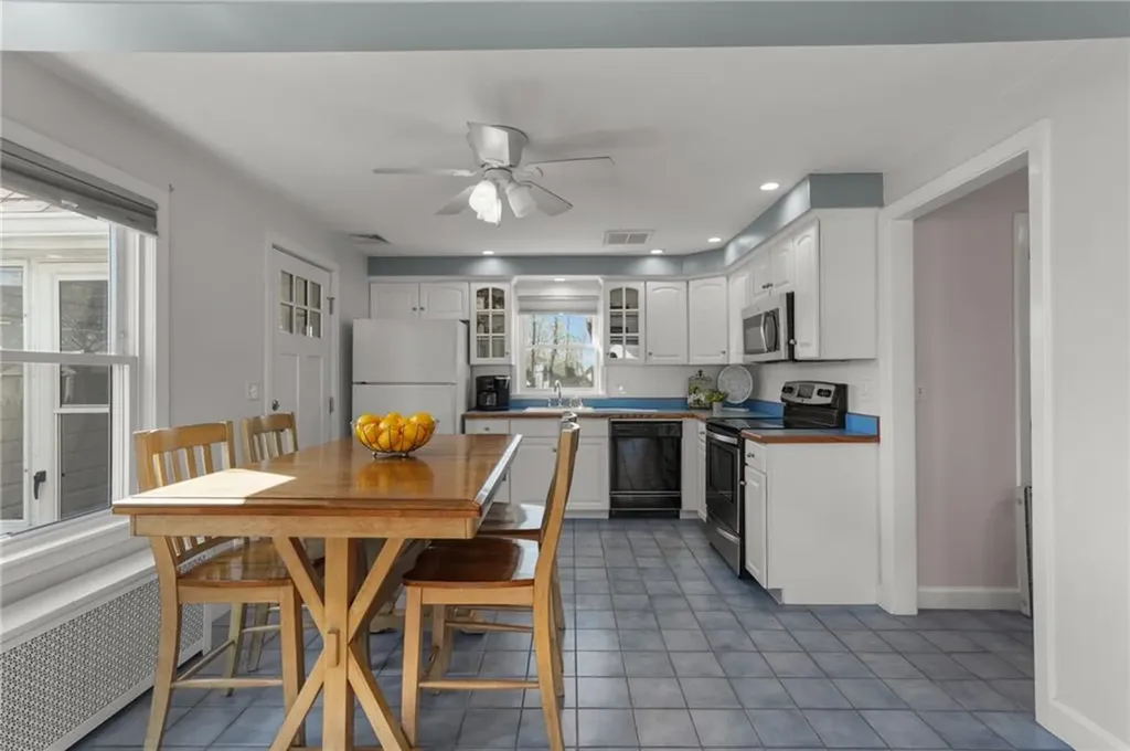 46 Marquette Drive Warwick RI 02888