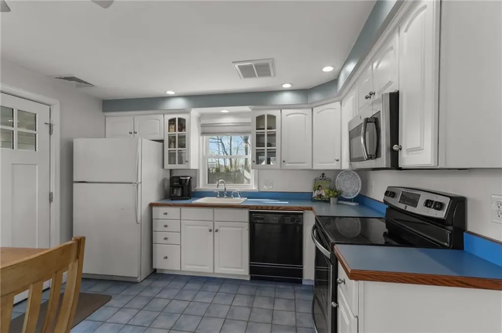 46 Marquette Drive Warwick RI 02888