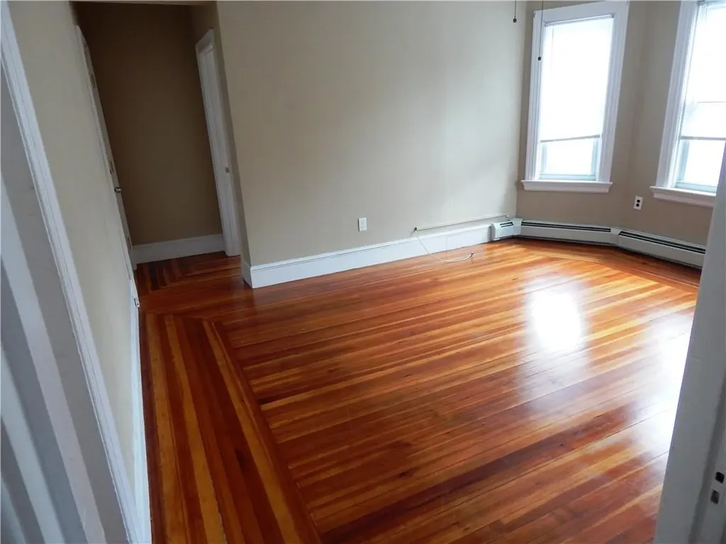 102 104 Oakland Avenue Providence RI 02908