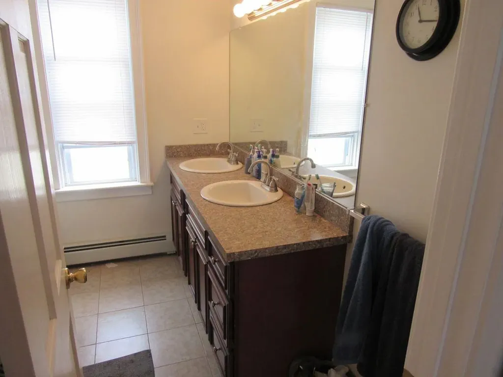 102 104 Oakland Avenue Providence RI 02908