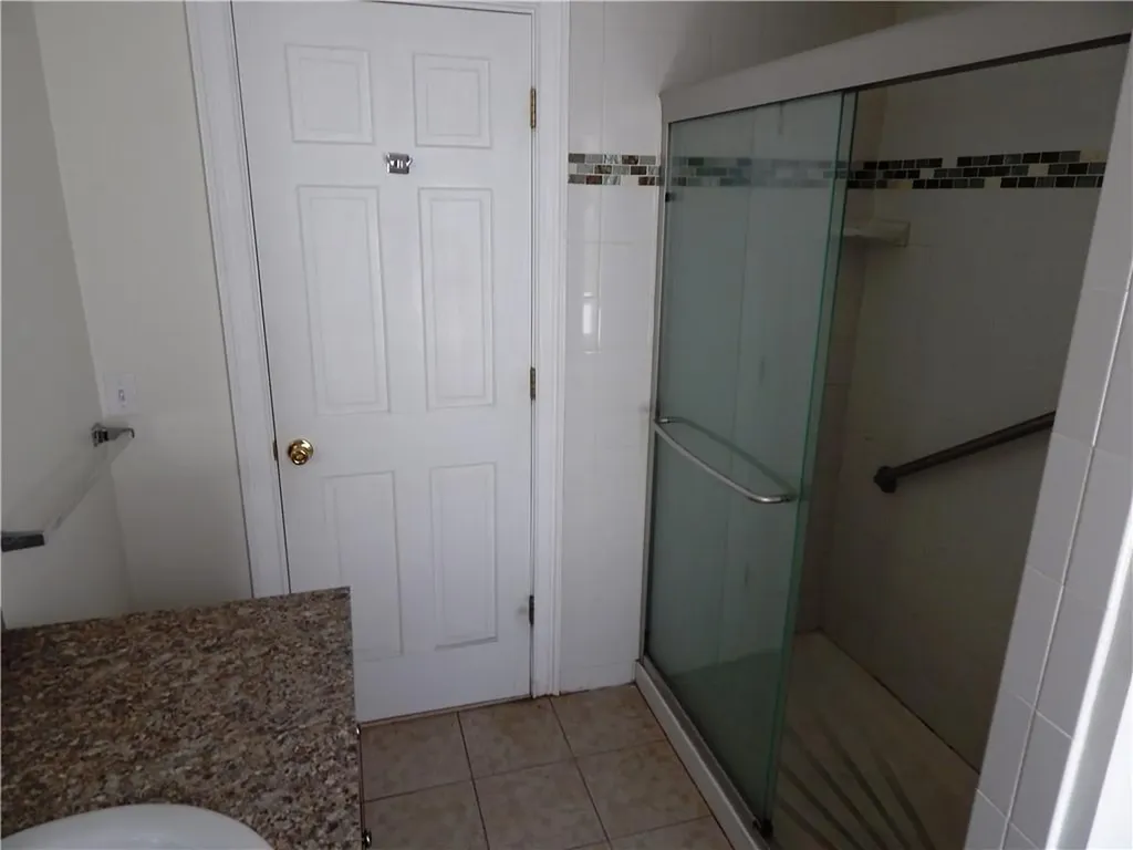 102 104 Oakland Avenue Providence RI 02908