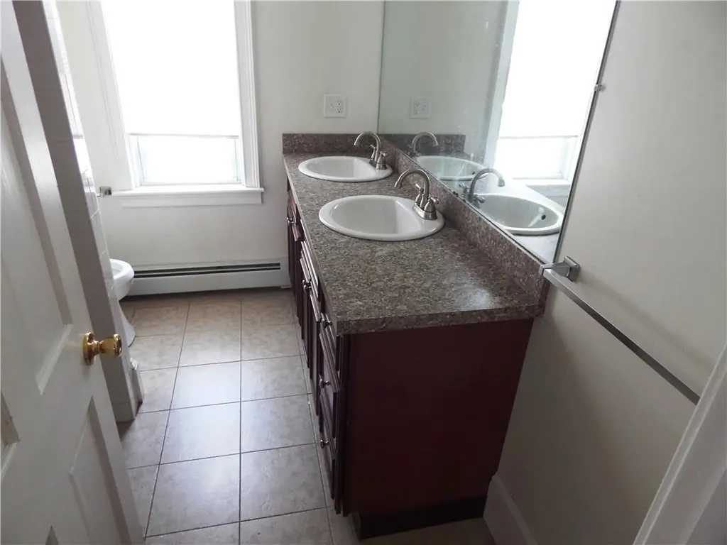 102 104 Oakland Avenue Providence RI 02908