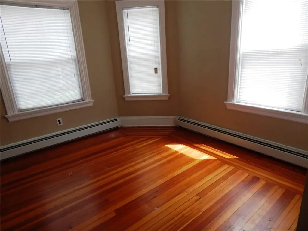 102 104 Oakland Avenue Providence RI 02908