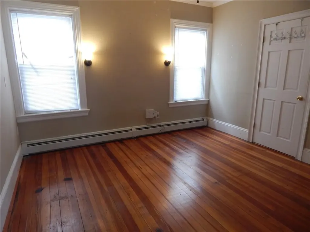 102 104 Oakland Avenue Providence RI 02908